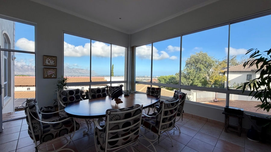 5 Bedroom Property for Sale in Dennegeur Western Cape